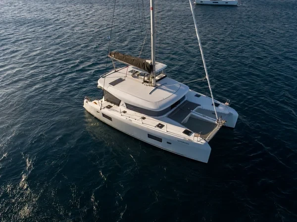 Lagoon 42 - Boatscribe.com