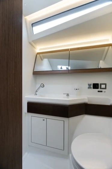 Oceanis 46.1 - Boatscribe.com