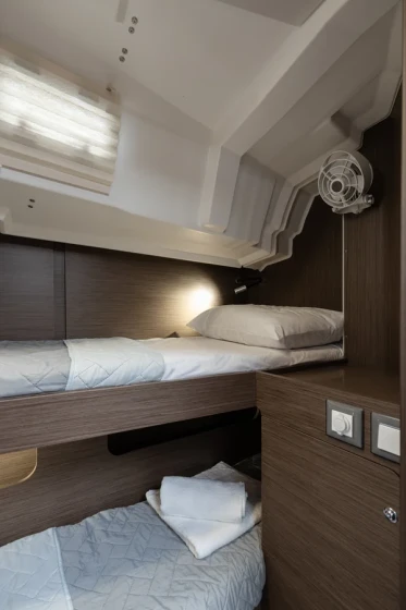 Oceanis 46.1 - Boatscribe.com