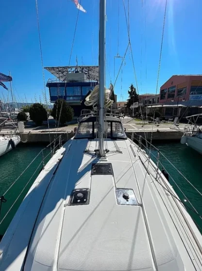 Oceanis 41.1 - Boatscribe.com
