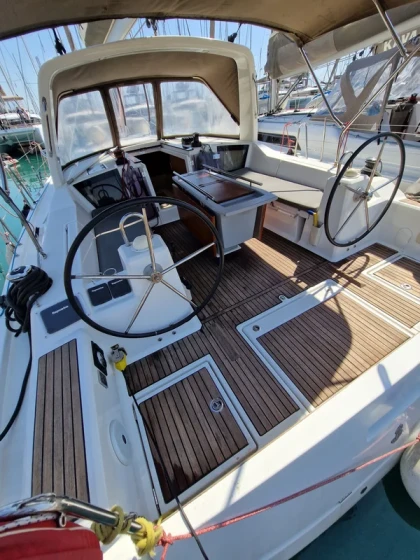 Oceanis 41.1 - Boatscribe.com