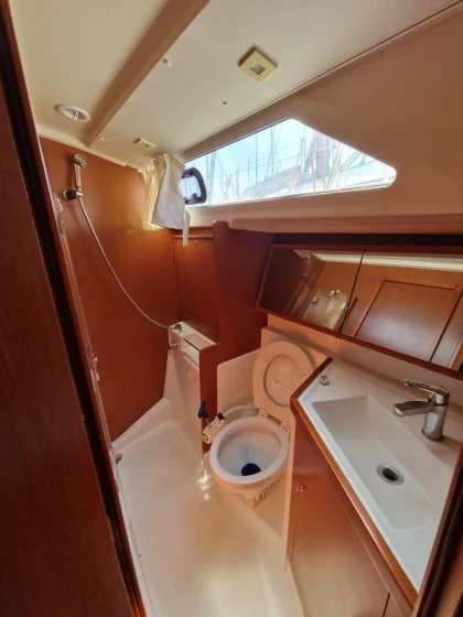 Oceanis 41.1 - Boatscribe.com