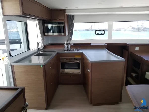 Lagoon 450 F - Boatscribe.com