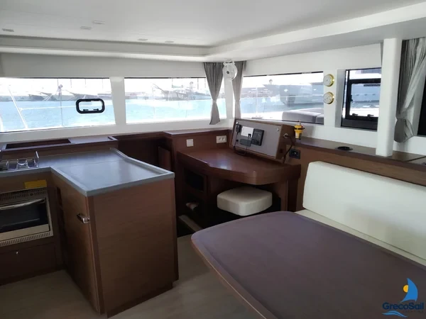 Lagoon 450 F - Boatscribe.com