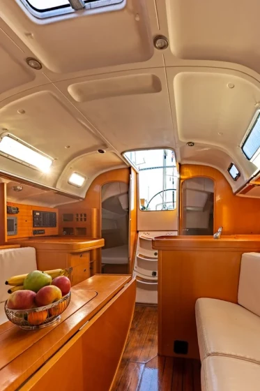 First 40.7 - Boatscribe.com