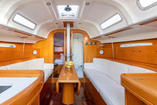 First 40.7 - Boatscribe.com