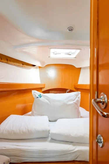 First 40.7 - Boatscribe.com