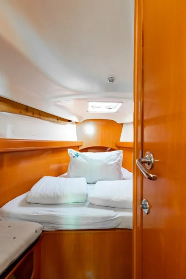 First 40.7 - Boatscribe.com