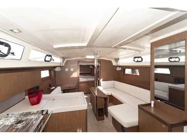 Oceanis 41.1 - Boatscribe.com
