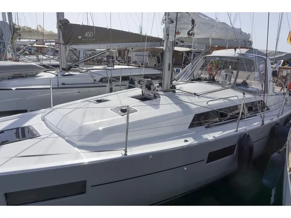 Oceanis 41.1 - Boatscribe.com