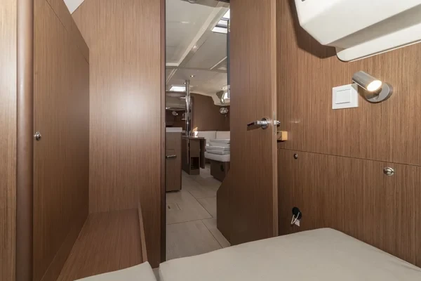 Oceanis 41.1 - Boatscribe.com