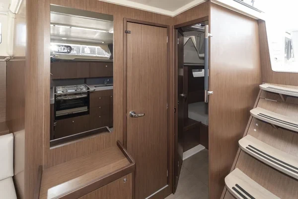Oceanis 41.1 - Boatscribe.com