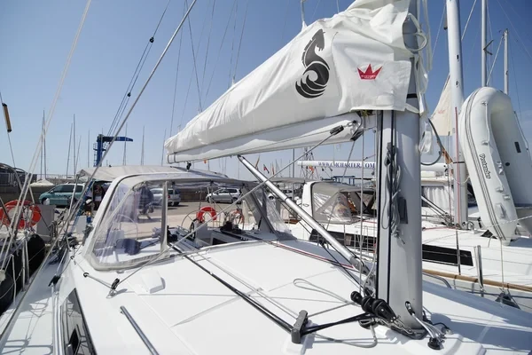 Oceanis 41.1 - Boatscribe.com