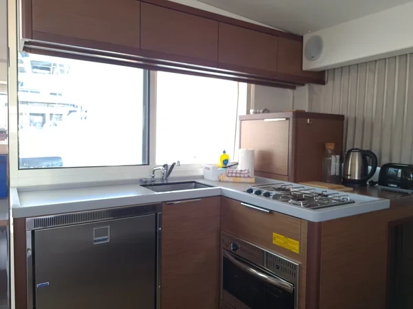 Lagoon 40 - Boatscribe.com