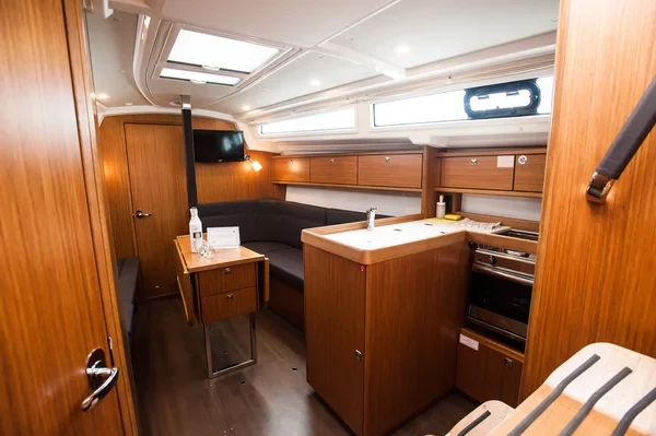 Bavaria Cruiser 34 Style - Boatscribe.com