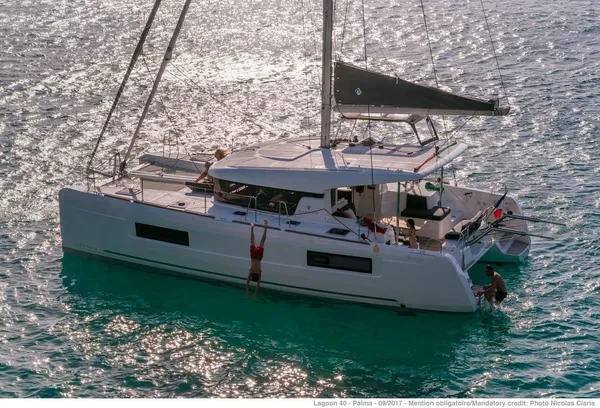 Lagoon 40 - Boatscribe.com