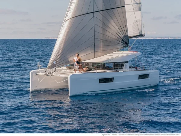 Lagoon 40 - Boatscribe.com