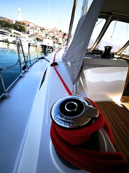 Bavaria 37 Cruiser - Boatscribe.com