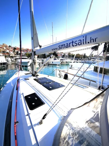 Bavaria 37 Cruiser - Boatscribe.com
