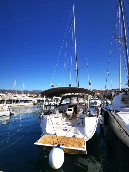 Bavaria 37 Cruiser - Boatscribe.com