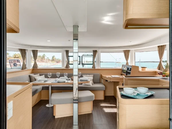 Lagoon 42 - Boatscribe.com