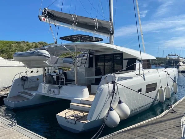 Lagoon 42 - Boatscribe.com