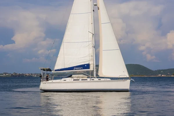 Hanse 400 - Boatscribe.com