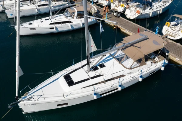 Oceanis 46.1 - Boatscribe.com