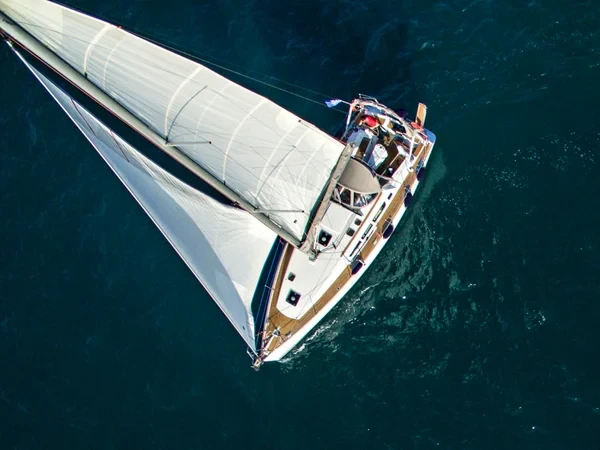 Sun Odyssey 42i - Boatscribe.com