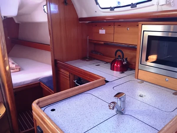Bavaria 34 Cruiser - Boatscribe.com