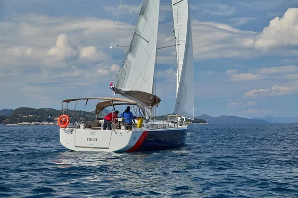 Sun Odyssey 490 - Boatscribe.com