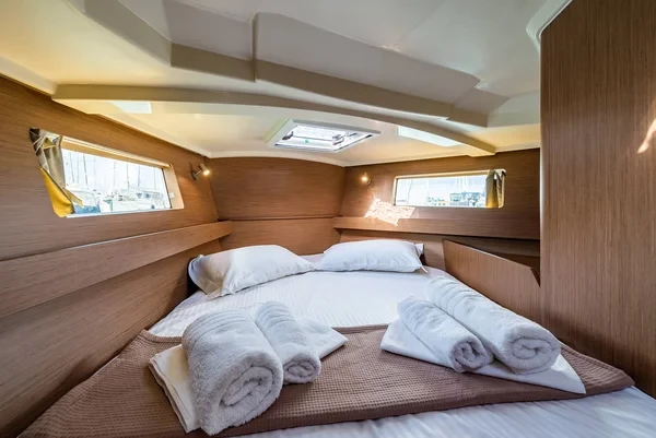 Oceanis 41.1 - Boatscribe.com