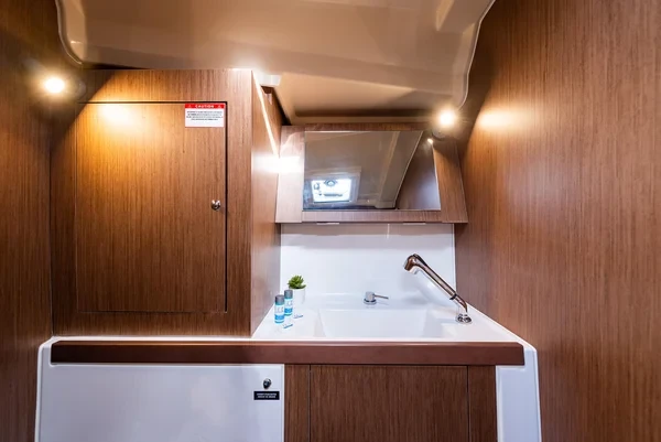 Oceanis 41.1 - Boatscribe.com