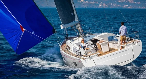Oceanis 46.1 - Boatscribe.com