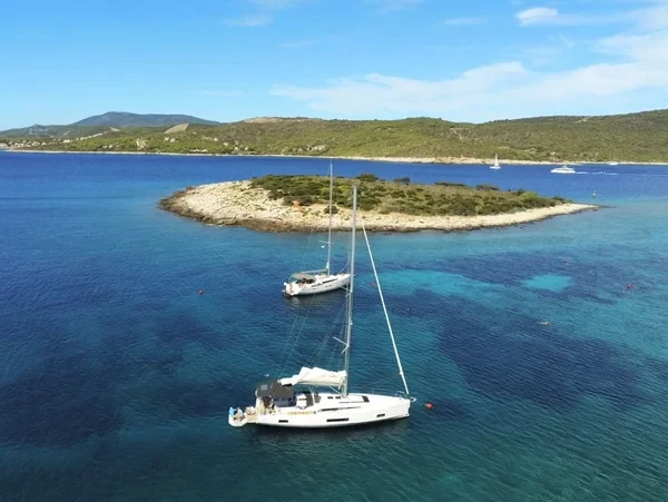 Oceanis 46.1 - Boatscribe.com