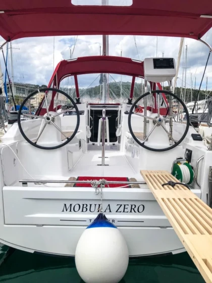 Oceanis 30.1 - Boatscribe.com