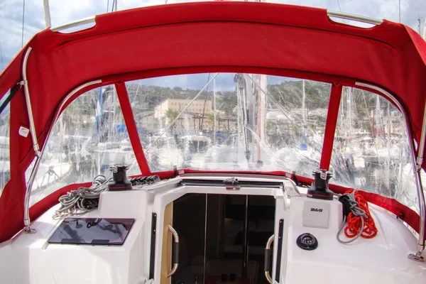 Oceanis 30.1 - Boatscribe.com