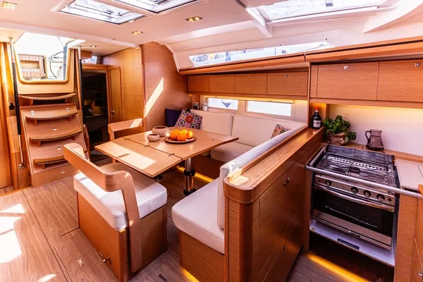 Dufour 520 GL - Boatscribe.com