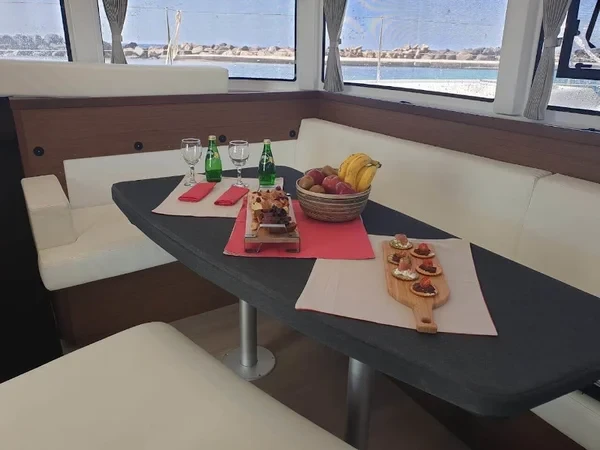 Lagoon 42 - Boatscribe.com