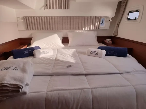 Lagoon 42 - Boatscribe.com