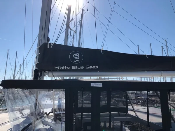 Lagoon 42 - Boatscribe.com