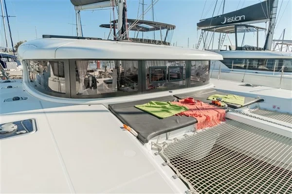 Lagoon 42 - Boatscribe.com