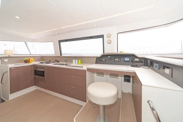 Bali 4.3 - Boatscribe.com