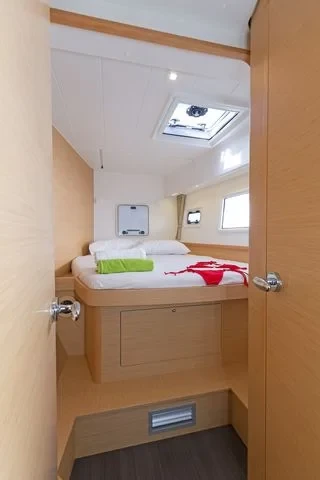 Lagoon 42 - Boatscribe.com