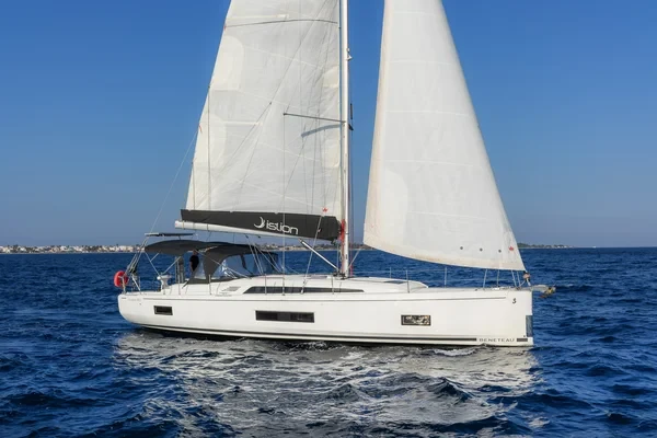 Oceanis 46.1 - Boatscribe.com