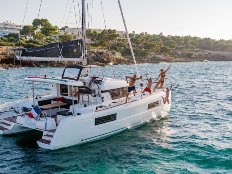 Lagoon 40 - Boatscribe.com