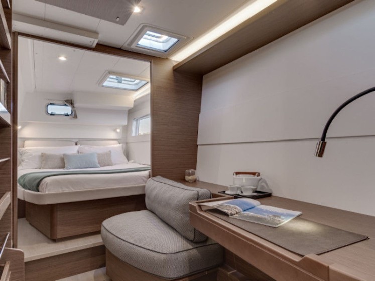 Lagoon 40 - Boatscribe.com