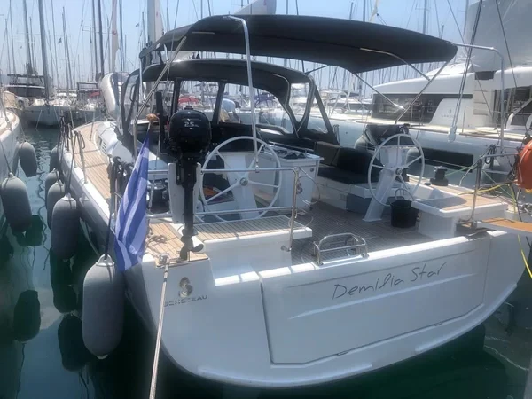 Oceanis 51.1 - Boatscribe.com