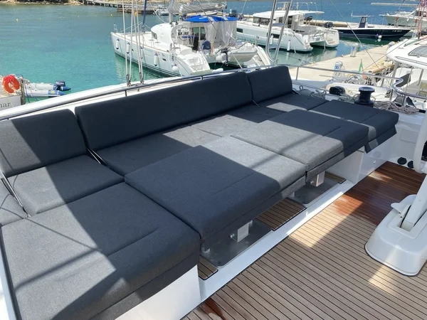Lagoon 52 F - Boatscribe.com