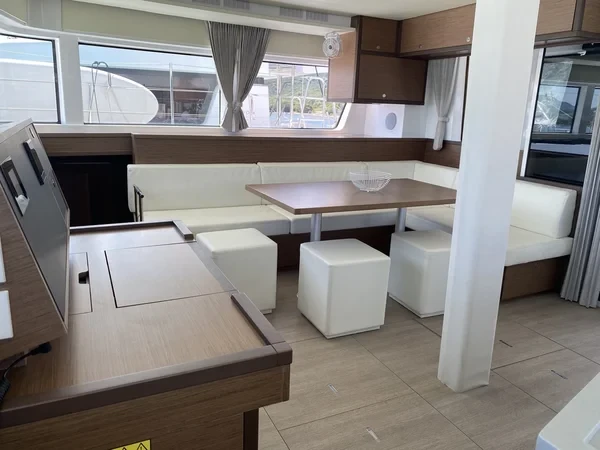 Lagoon 52 F - Boatscribe.com